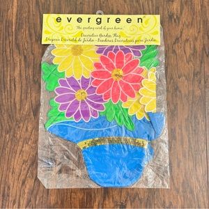 Evergreen floral Bonnet outdoor decor garden flag